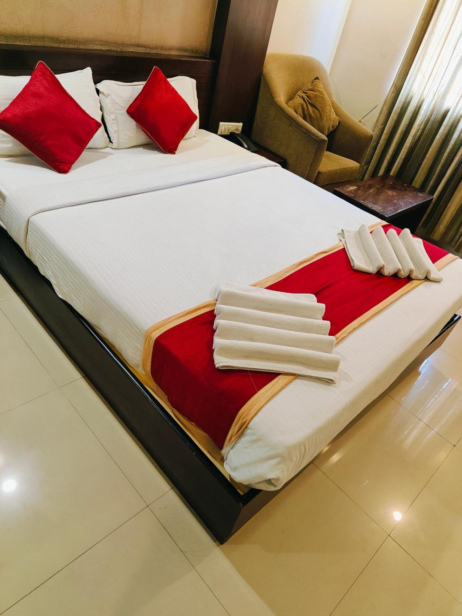 Green Wood Inn Mysore Near Palace Ngoại thất bức ảnh